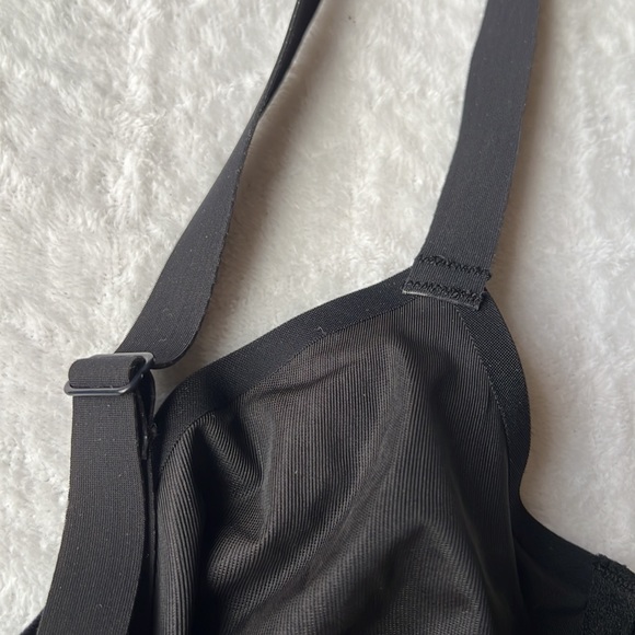 SKIMS Naked Underwire Demi Bra - Picture 15 of 16